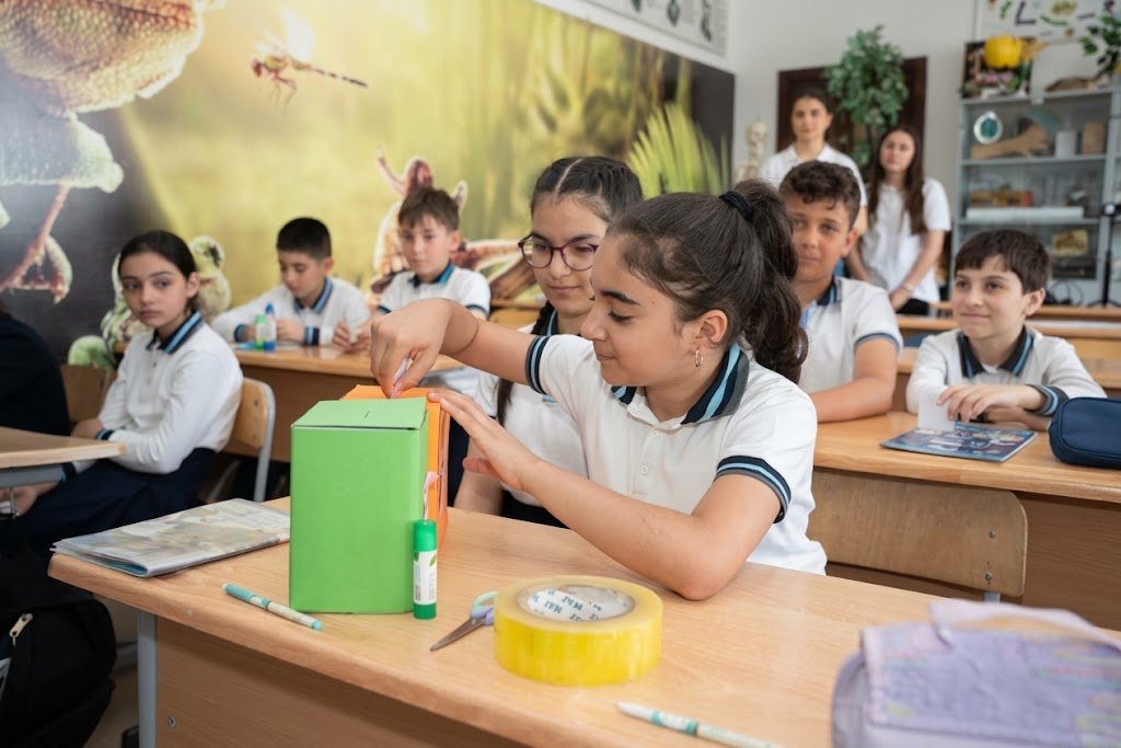 Psixotrop maddə qəbul edən şagird GÜNDƏMDƏ - Məktəblərdə psixoloji risklərə nəzarət varmı? &ndash; ARAŞDIRMA