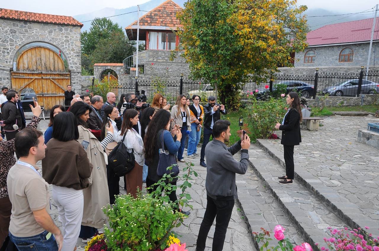 Şəkidə mediatur: Tarixi məkanlar, sənətkarlıq nümunələri - FOTO - foto 39