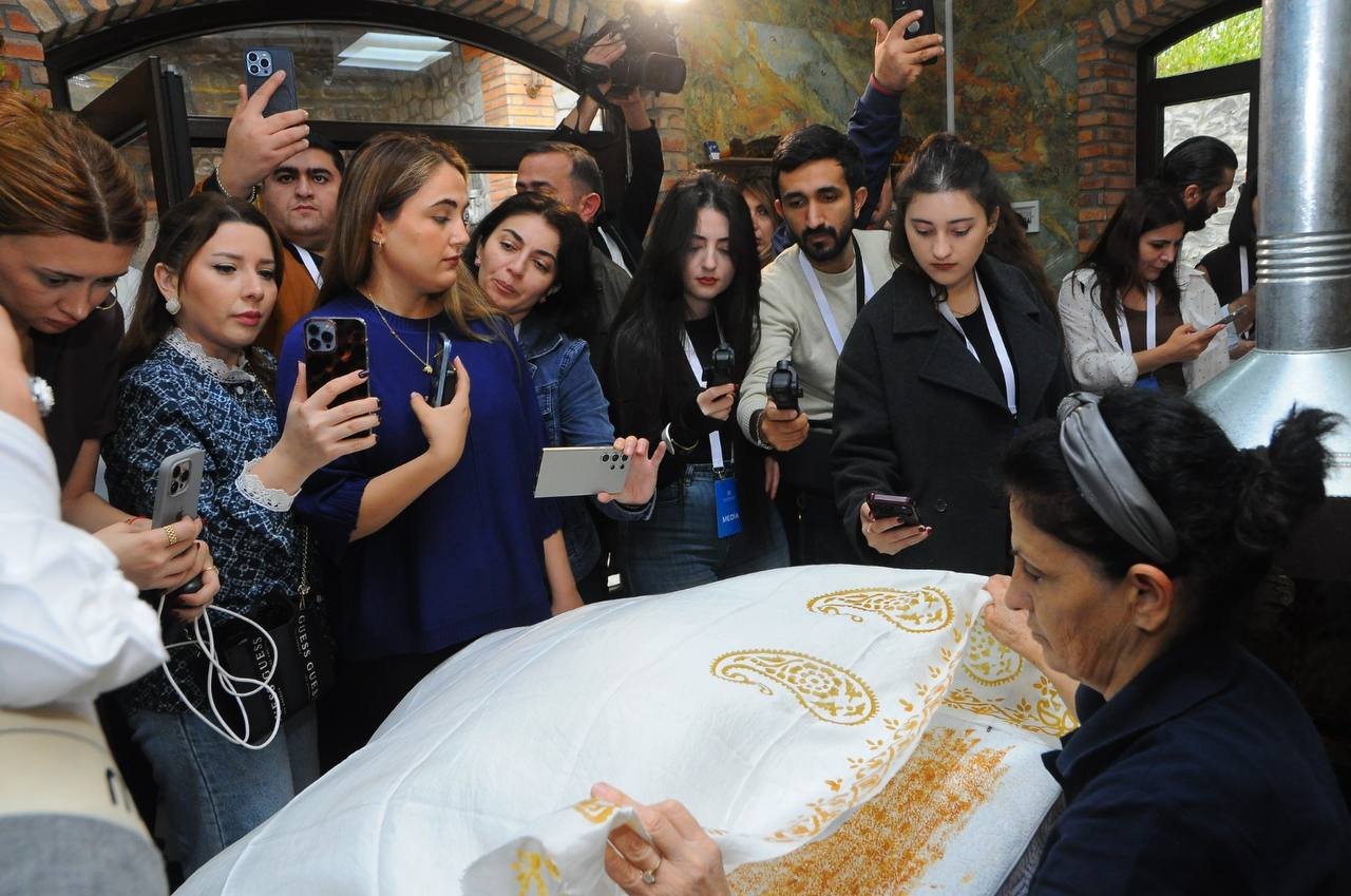 Şəkidə mediatur: Tarixi məkanlar, sənətkarlıq nümunələri - FOTO - foto 41