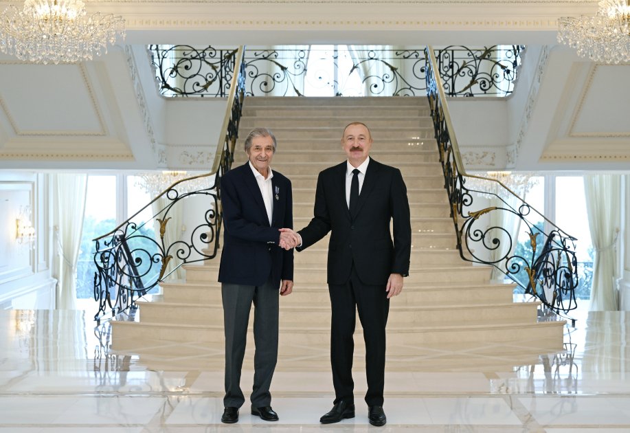&ldquo;Siz də, maşallah, çox yaxşı görünürsünüz&rdquo;