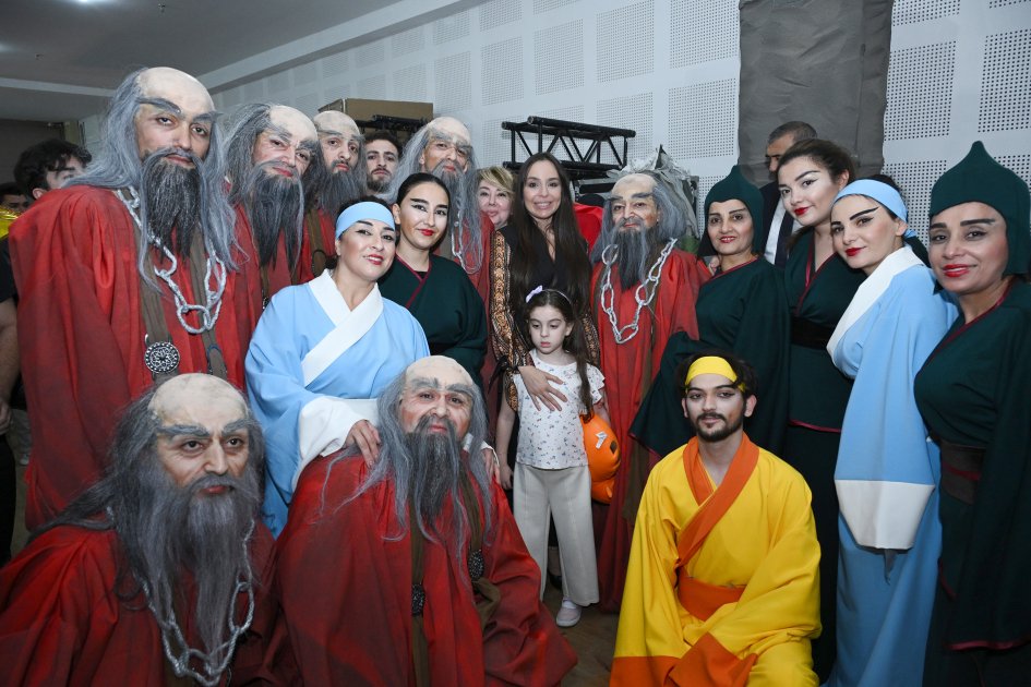 Bakıda çoxdan gözlənilən premyera baş tutdu - FOTO