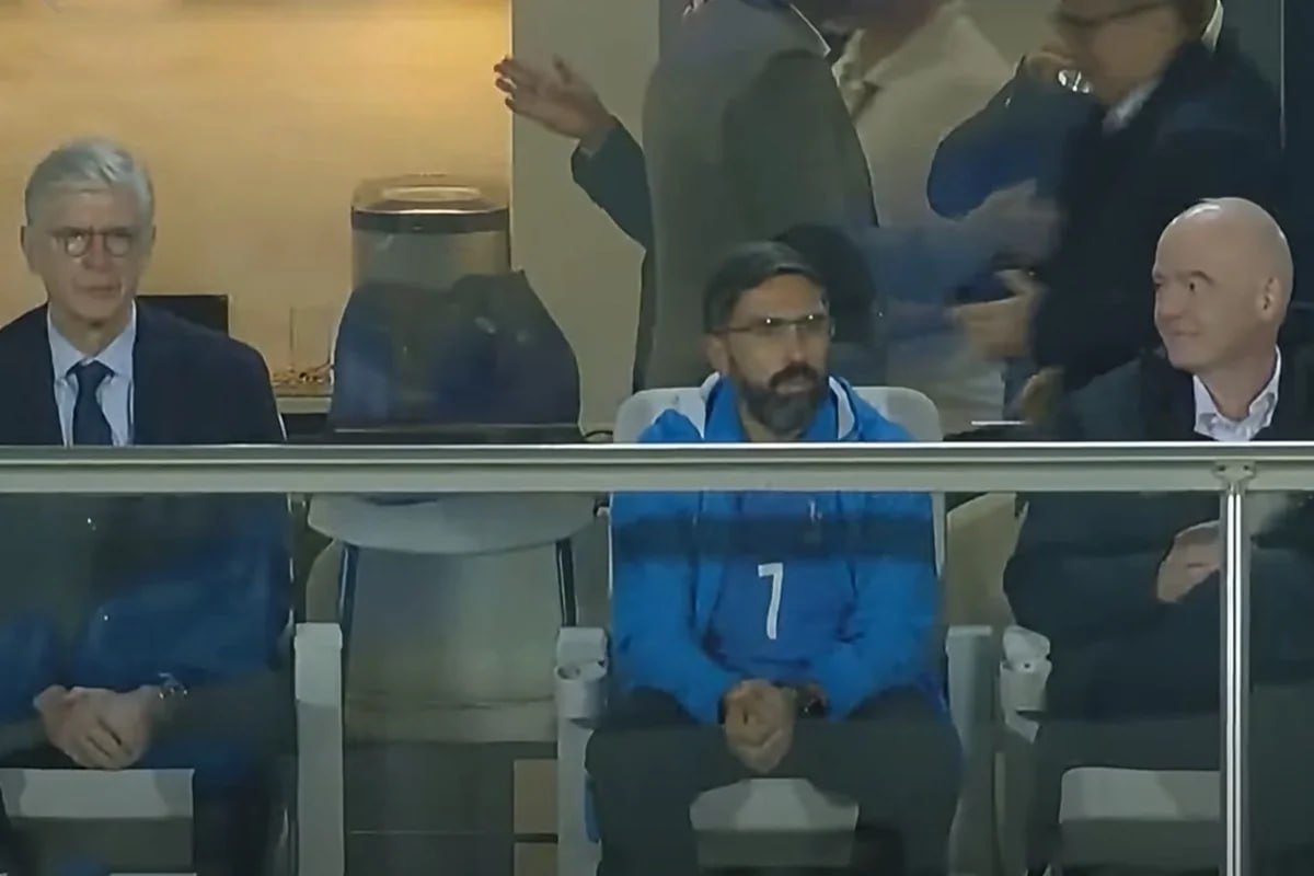 Arsen Venger və İnfantino Sabah - Qarabağ oyununu stadiondan izləyiblər - VİDEO Arsen Venger və İnfantino Sabah - Qarabağ oyununu stadiondan izləyiblər - VİDEO
