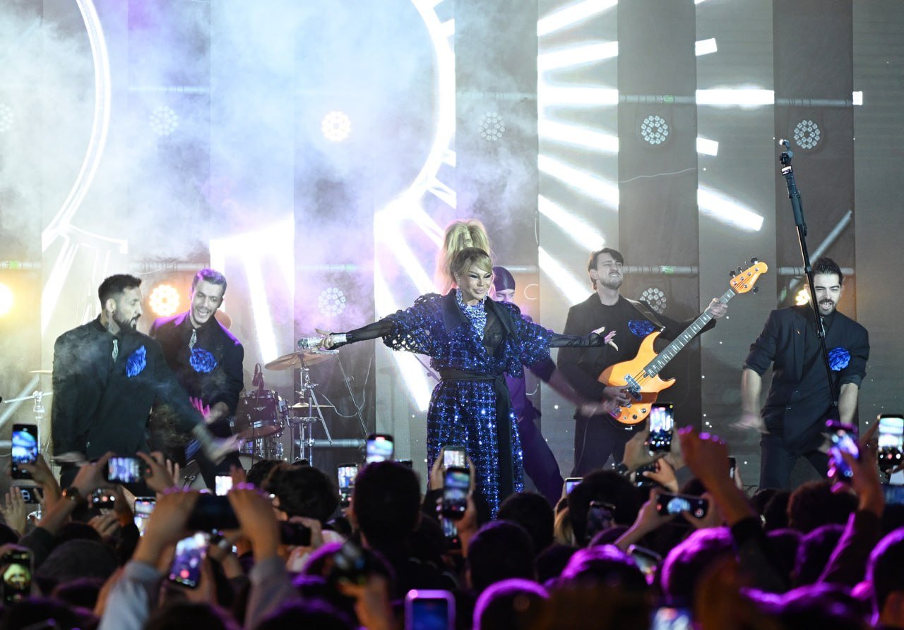 Aygün Kazımova möhtəşəm festivalın bağlanış günündə - FOTO