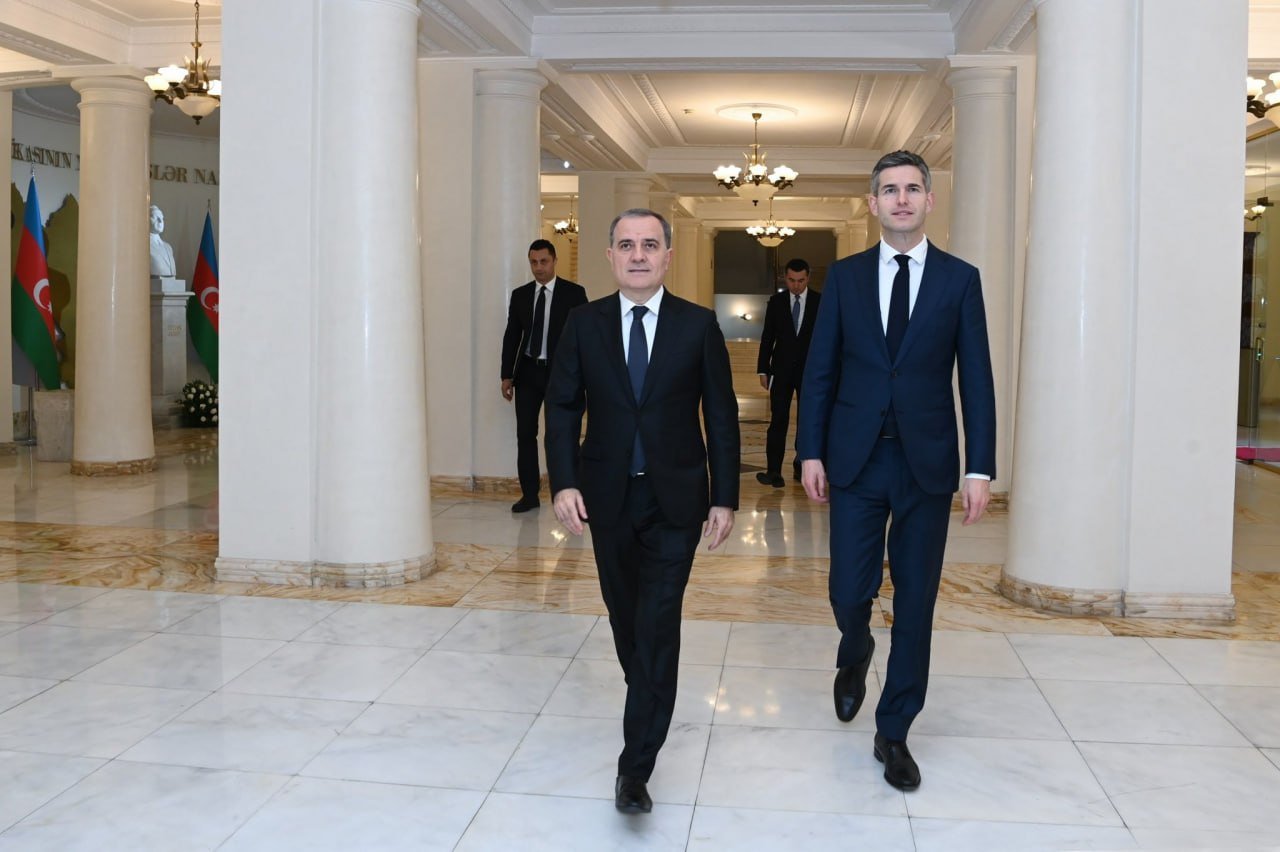 Ceyhun Bayramov niderlandlı həmkarı ilə görüşdən paylaşım etdi – FOTO - foto 3