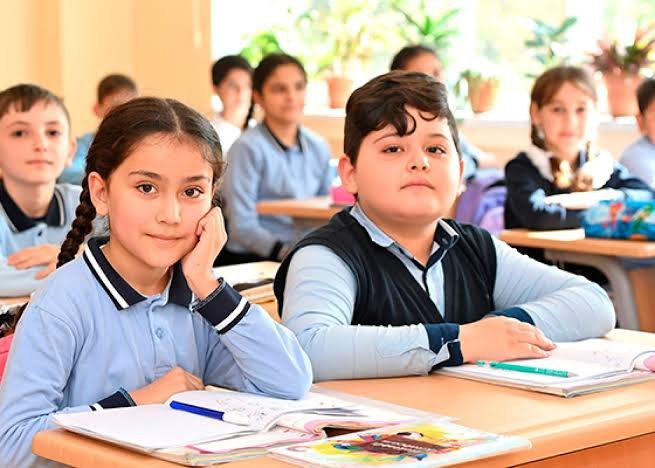 Dövlət məktəblərində hər şagird üçün ayrılan illik vəsait müəyyənləşdi - MƏBLƏĞLƏR Dövlət məktəblərində hər şagird üçün ayrılan illik vəsait müəyyənləşdi - MƏBLƏĞLƏR