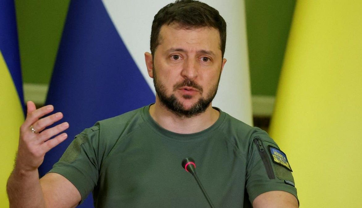 Zelenski hərbi vəziyyət və ümumi səfərbərliyin müddətini UZATDI Zelenski hərbi vəziyyət və ümumi səfərbərliyin müddətini UZATDI