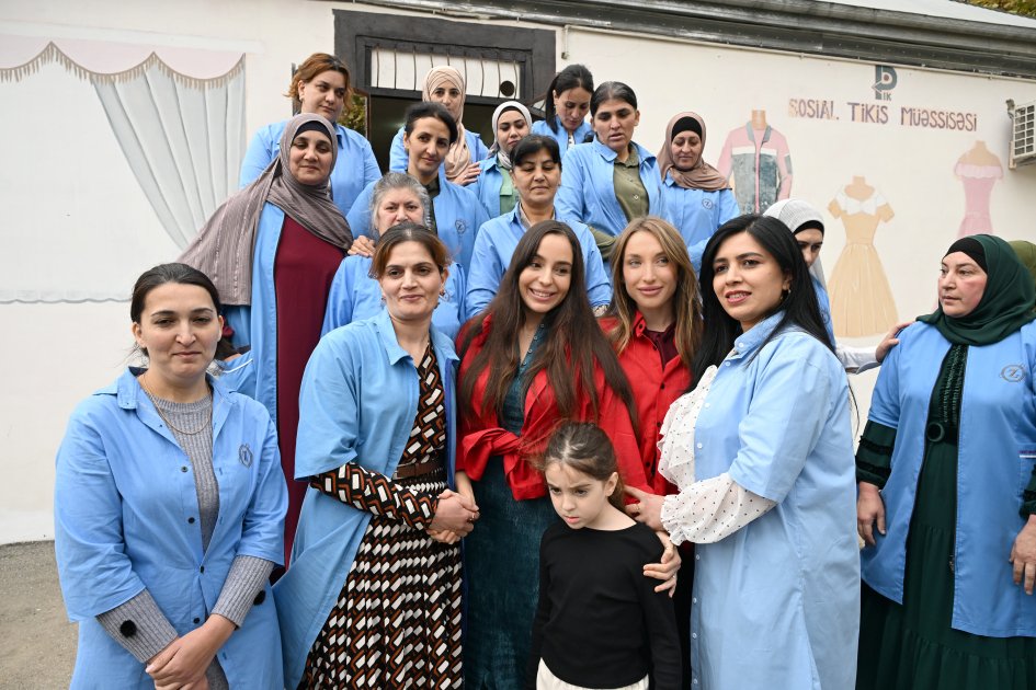 Leyla Əliyeva Şamaxıda sosial tikiş müəssisəsinin fəaliyyəti ilə tanış oldu - FOTO