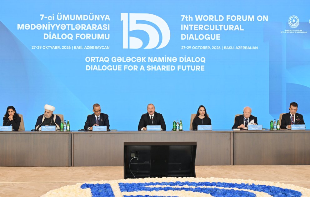 İlham Əliyev VII Ümumdünya Mədəniyyətlərarası Dialoq Forumunun açılışında çıxış edib – FOTO/VİDEO - foto 1