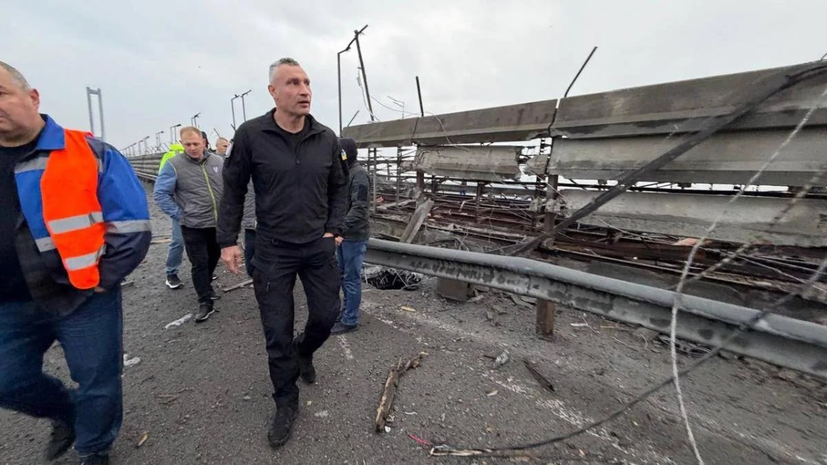Rusiya ordusu Kiyevdə Cənub körpüsünə zərbə endirdi – FOTO/VİDEO - foto 1