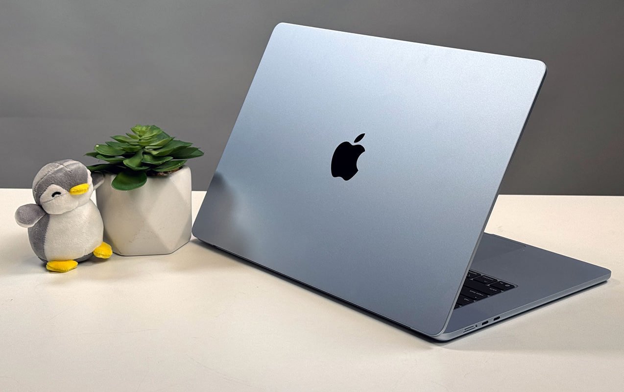 “Apple” 24 saat enerji yığmadan işləyə bilən noutbuk TƏQDİM ETDİ - FOTO “Apple” 24 saat enerji yığmadan işləyə bilən noutbuk TƏQDİM ETDİ - FOTO