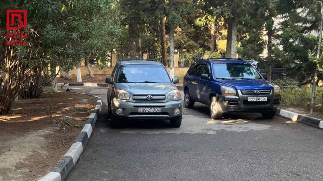 Sumqayıtda sürücülərin ÖZBAŞINALIĞI: Doğum şöbəsinin yolu bağlandı &ndash; FOTO