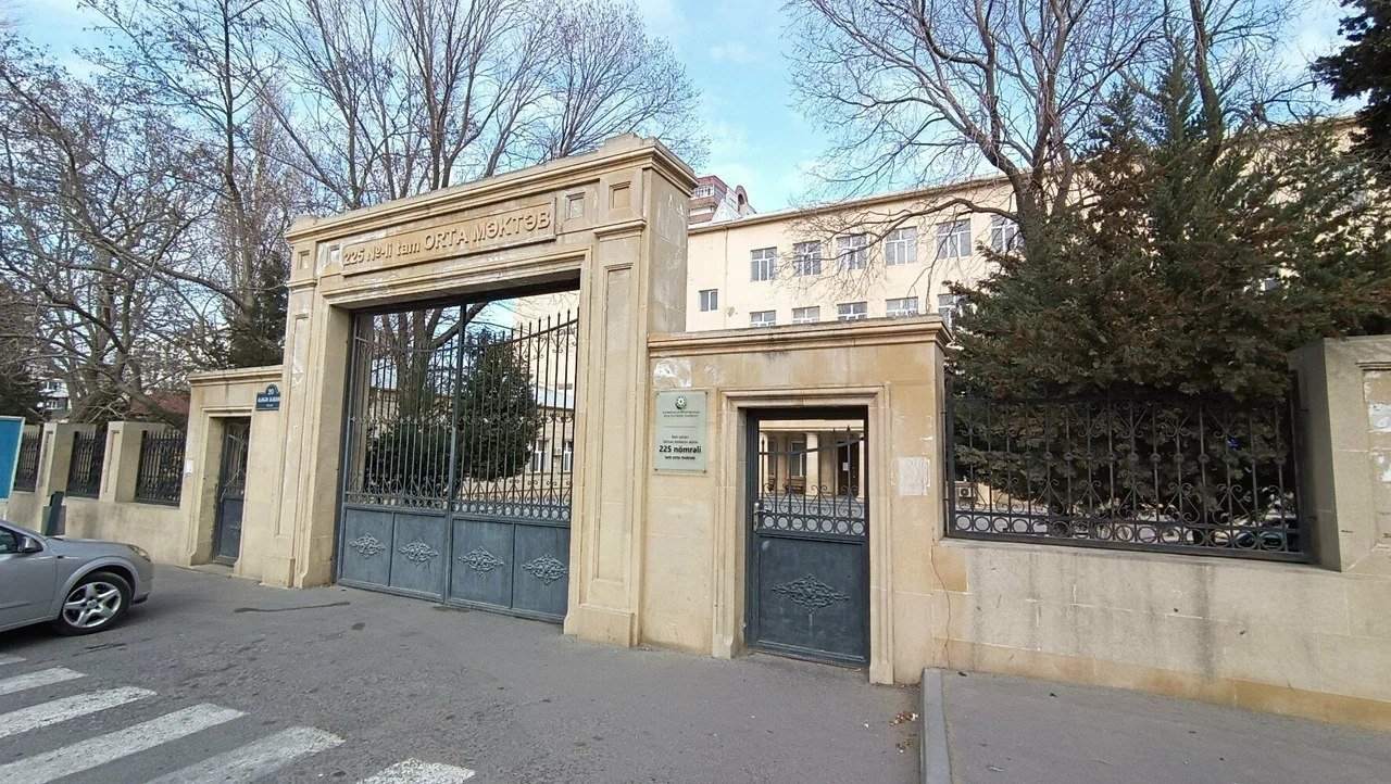 Yasamalda şagirdin pəncərədən yıxılaraq öldüyü məktəbə psixoloqlar cəlb EDİLDİ