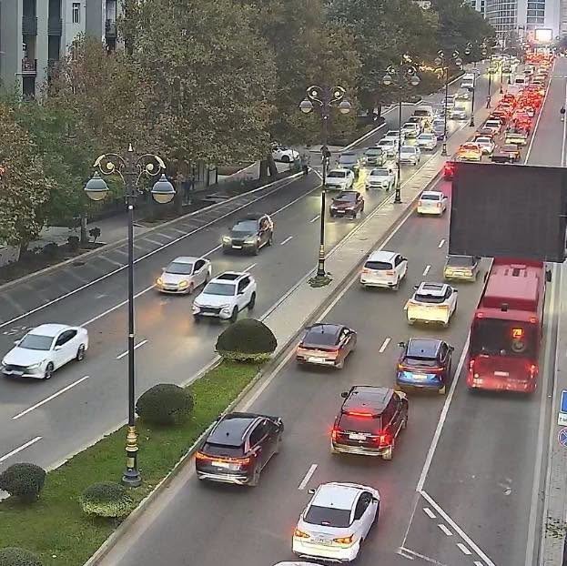 Paytaxtın 16 istiqamətində tıxac var - FOTO - foto 2