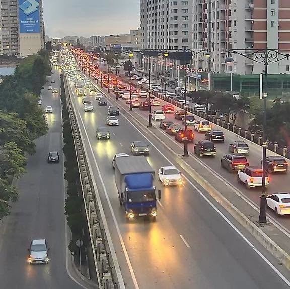 Paytaxtın 16 istiqamətində tıxac var - FOTO - foto 4