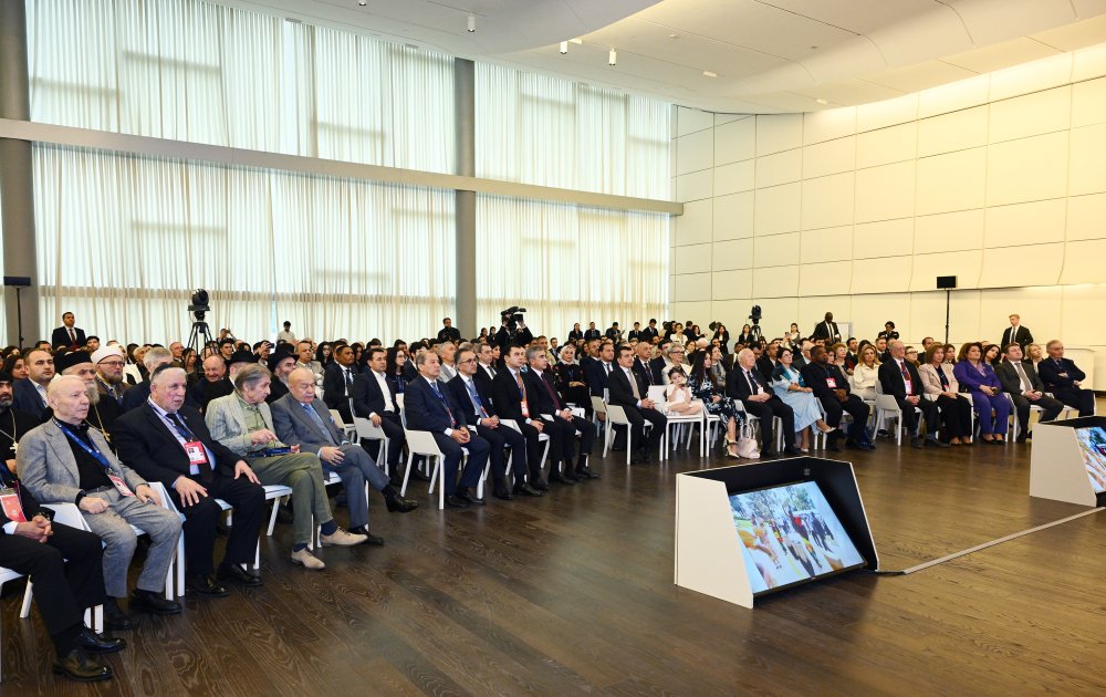 ICESCO-nun “Sülh kitabı”nın Azərbaycana həsr edilən III nəşrinin təqdimatı olub - FOTO - foto 10