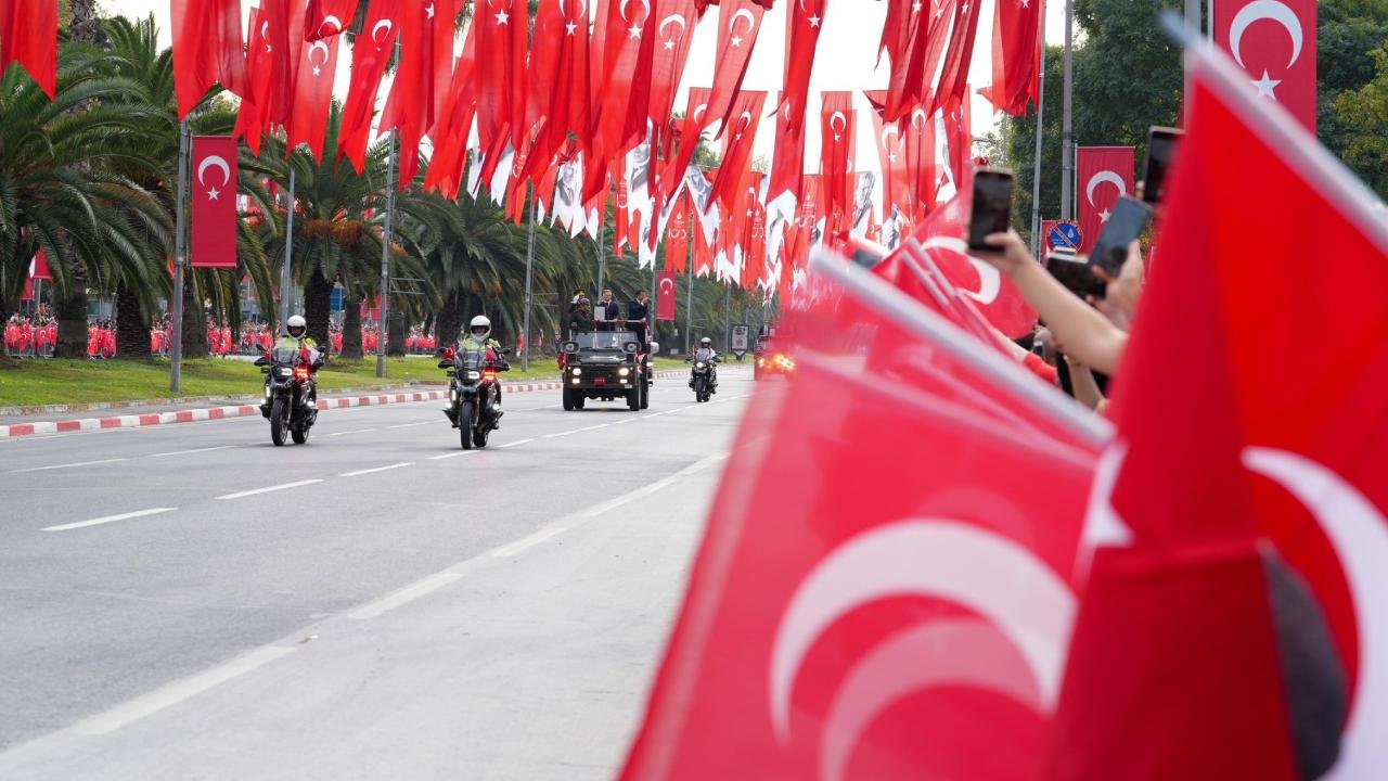 AKP-çilərin “müttəfiqi”ndən Türkiyəyə bayram “hədiyyəsi” – Cümhuriyyət bayramı günü Fələstin lideri Yunan Kiprində - foto 7