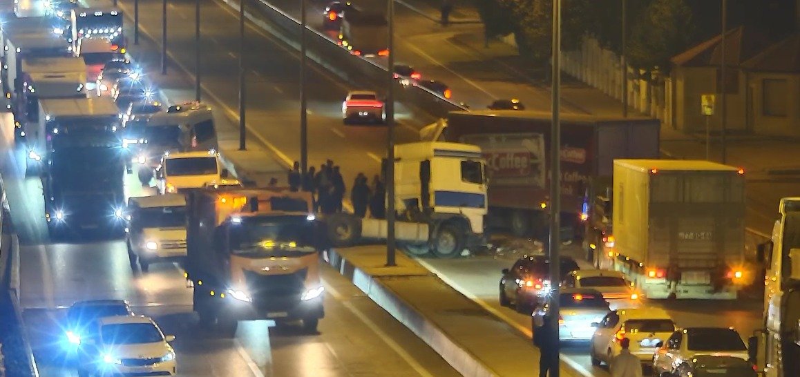 Bakıda qəzaya görə bağlanan yol AÇILDI - YENİLƏNİB