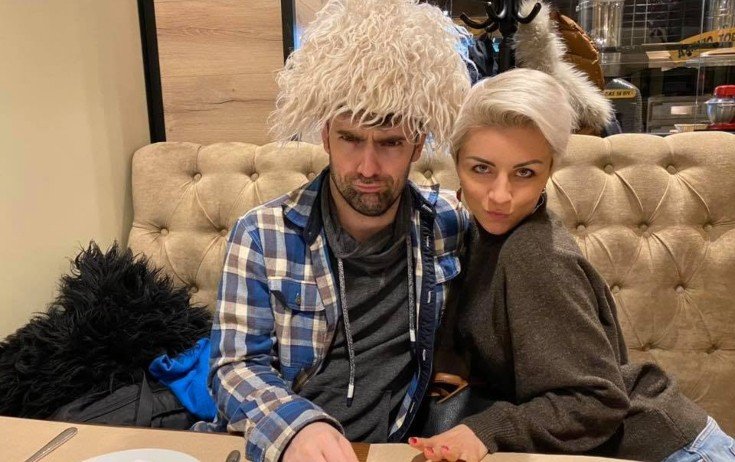 Erməni rəqqas Bakıya gəldi: "Qardaşım və bacım burada yaşayır" - Foto