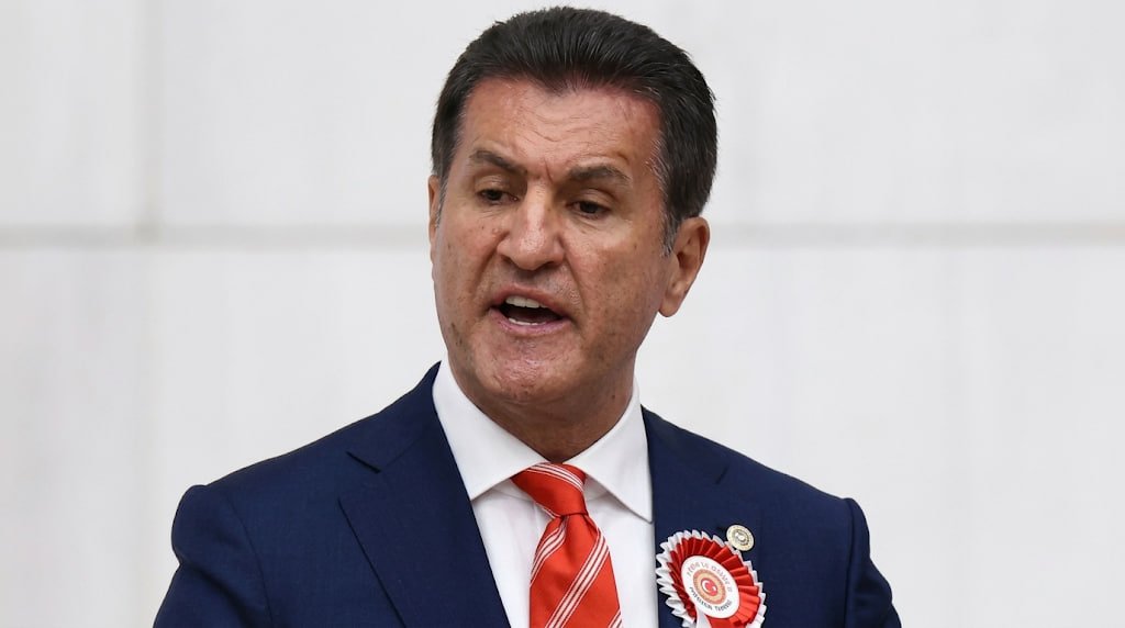 İntim videoları yayılan türkiyəli deputat istefa verdi - Foto İntim videoları yayılan türkiyəli deputat istefa verdi - Foto
