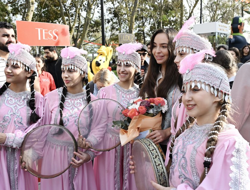Leyla Əliyeva ADA Məktəbinin xeyriyyə məqsədli Payız festivalında - Foto - foto 6