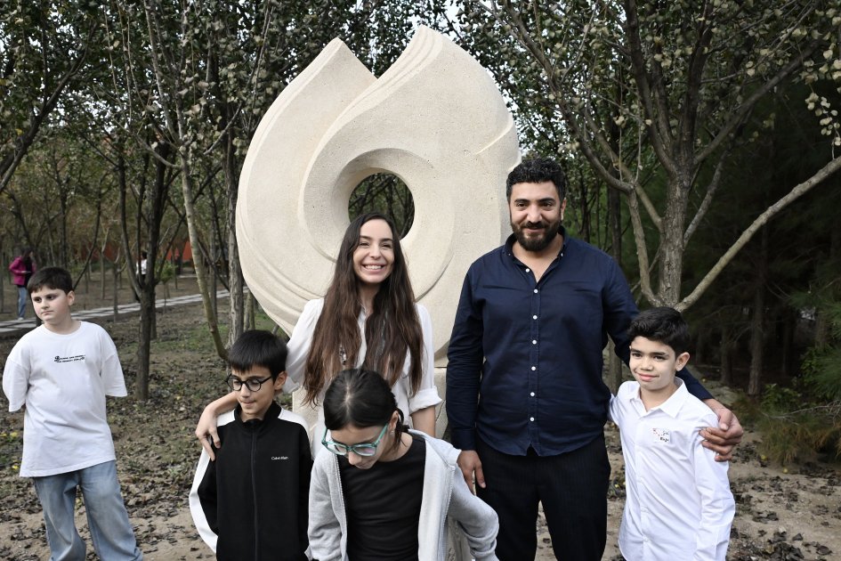 Leyla Əliyeva ADA Məktəbinin xeyriyyə məqsədli Payız festivalında - Foto - foto 11
