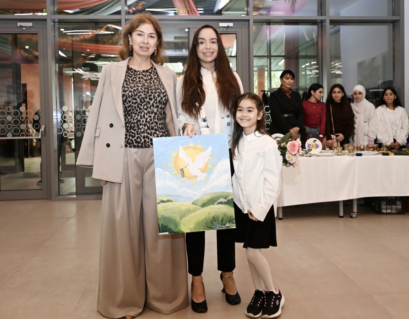 Leyla Əliyeva ADA Məktəbinin xeyriyyə məqsədli Payız festivalında - Foto - foto 2