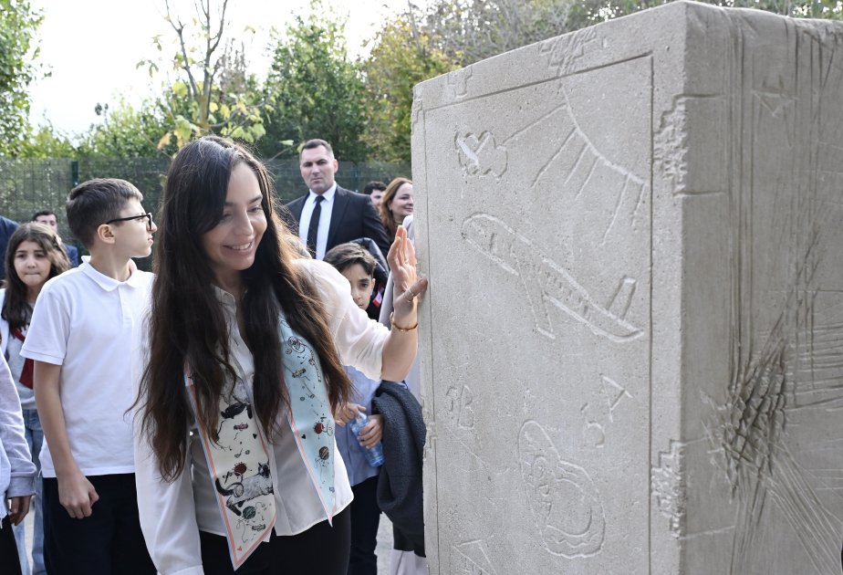 Leyla Əliyeva ADA Məktəbinin xeyriyyə məqsədli Payız festivalında - Foto - foto 9