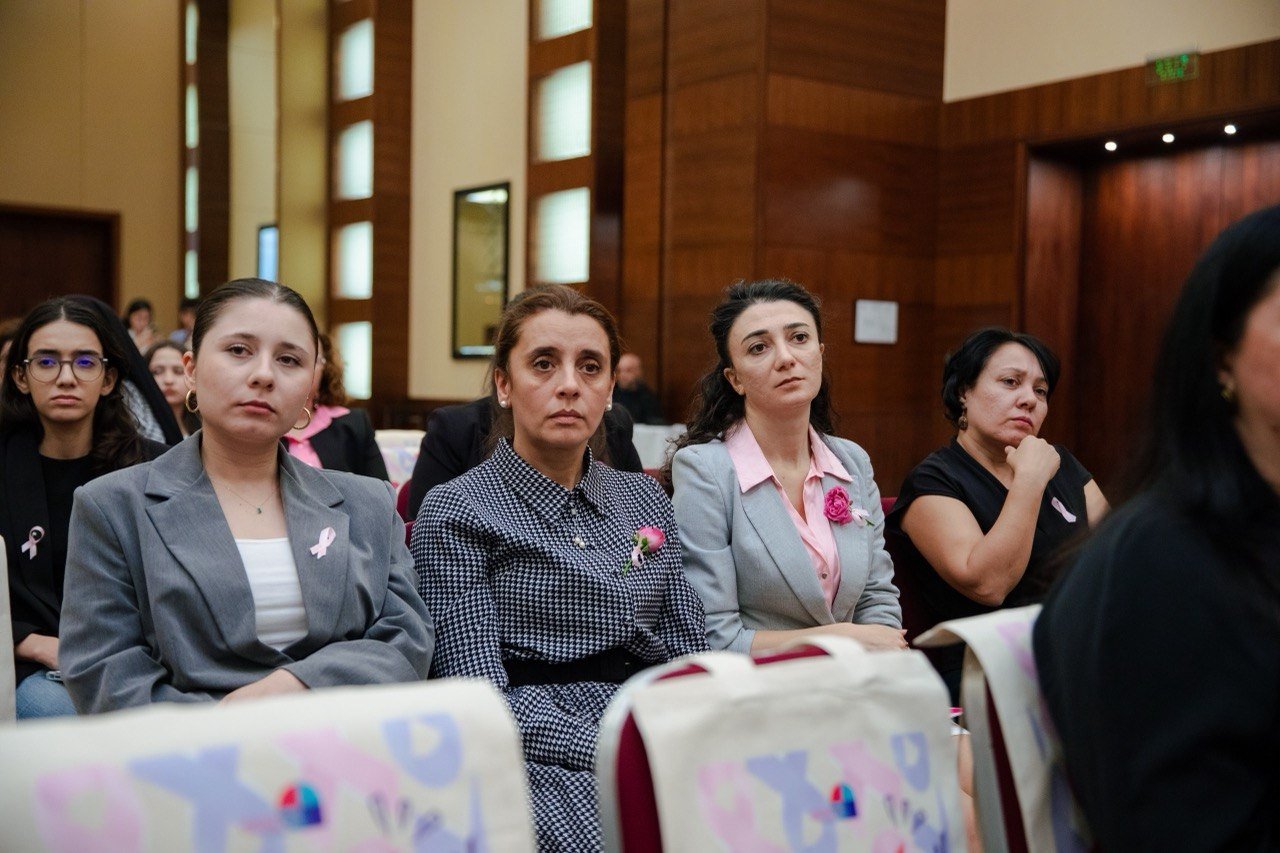 “Çəhrayı addım at!” şüarı ilə süd vəzi xərçəngi ilə mübarizə ayına həsr olunmuş yekun görüş başa çatdı - Foto - foto 5