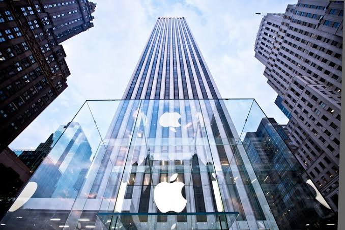Apple yenidən dünyanın ən bahalı şirkəti olub