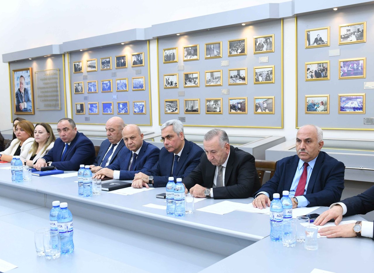 YAP-ın vııı Qurultayından irəli gələn vəzifələrə dair geniş müşavirə keçirilib – Foto - foto 6