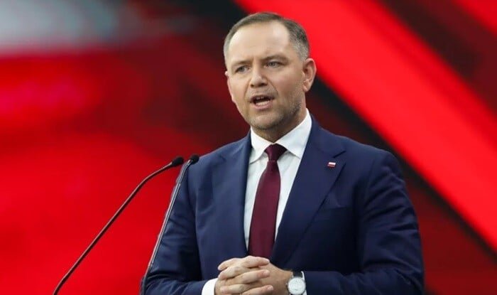 Polşada Konstitusiya Məhkəməsi zorla ələ keçirildi - Navrotski Polşada Konstitusiya Məhkəməsi zorla ələ keçirildi - Navrotski