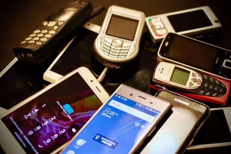 Evinizdə bu köhnə telefon varsa, varlana bilərsiniz - 190 min dollara satıldı