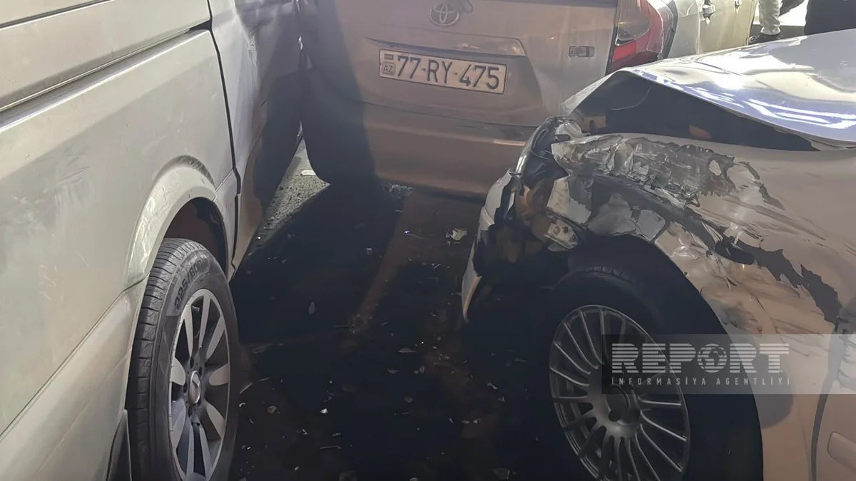 Sumqayıtda beş avtomobilin iştirakı ilə zəncirvari qəza olub - Foto