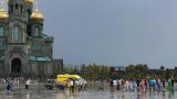 Moskvada insanların toplaşdığı yerə ildırım düşdü - FOTO