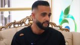 Qadın bıçaqla Hüseynin evinə hücum etdi - VİDEO