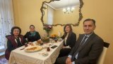 Əməkdar artist Kübra Əliyeva evində ziyarət olundu