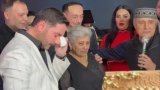 Xalq artisti İzzət Bağırovla anasını kövrəltdi - VİDEO