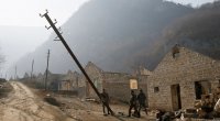 Ermənilər Kəlbəcərdə elektrik dirəklərini dağıdırlar