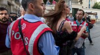 Polis İstanbulda geylərin paradını dağıtdı - FOTO