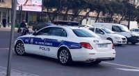DYP əməkdaşlarından FƏDAKARLIQ - Sürücünü yanan maşından çıxartdılar - VİDEO