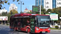 Başı telefona qarışan “BakuBus”sürücüsü qəza törətdi - ANBAAN VİDEO