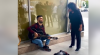Flora Kərimova küçə musiqiçisi ilə duet oxudu - VİDEO