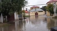 Abşeronda yağışda köməksiz qalan 3 nəfər xilas edildi – VİDEO 