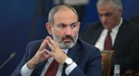 Paşinyan danışıqlar masasında necə oturub? – Erməni müəllifin ŞƏRHİ
