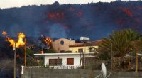 Vulkan püskürdü, 2600-dən çox ev lava altında qaldı - VİDEO