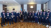 Fərid Qayıbov medal qazanmış karateçilərlə görüşdü