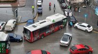 28 mayda avtobusun hərəkətinə mane olan sürücü polisə çağrıldı – RƏSMİ AÇIQLAMA