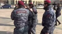 Ermənistanda bu dəfə taksi sürücüləri etiraza çıxdılar - VİDEO