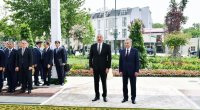 Şavkat Mirziyoyev Füzulinin əlyazmasını İlham Əliyevə HƏDİYYƏ ETDİ