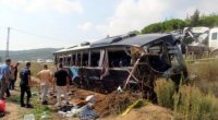 Turistləri daşıyan avtobus su kanalına aşdı - 1 ölü, 54 yaralı var - VİDEO